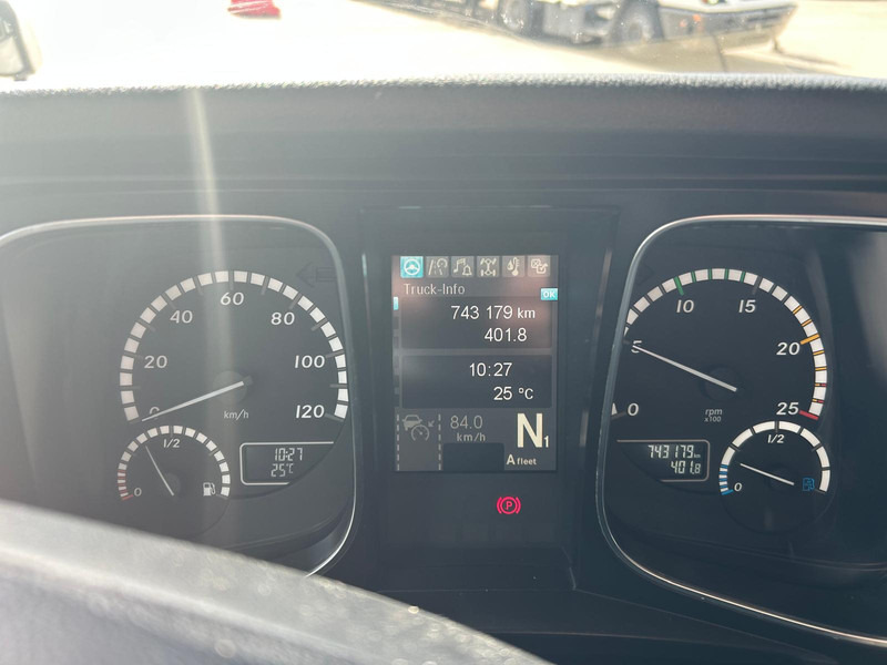 Mercedes-Benz Actros 1842 Bigspace / 742 dkm / Mega / New Tacho / Stand Klima / 2 Tanks - وحدة جر: صورة 4 Mercedes-Benz Actros 1842 Bigspace / 742 dkm / Mega / New Tacho / Stand Klima / 2 Tanks - وحدة جر: صورة 4