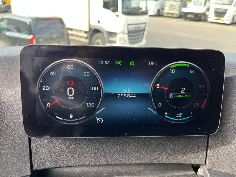 Mercedes-Benz Actros 1842 Gigaspace / 298 km / Full Spoiler / NL truck - وحدة جر: صورة 4 Mercedes-Benz Actros 1842 Gigaspace / 298 km / Full Spoiler / NL truck - وحدة جر: صورة 4