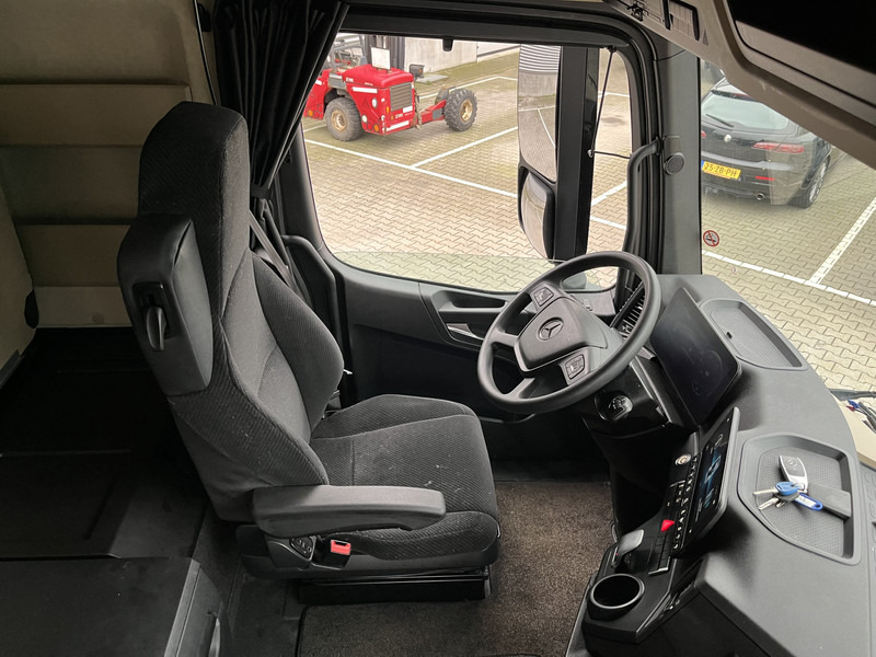 Mercedes-Benz Actros 1842 Gigaspace / Full Spoiler / NL Truck - وحدة جر: صورة 3 Mercedes-Benz Actros 1842 Gigaspace / Full Spoiler / NL Truck - وحدة جر: صورة 3