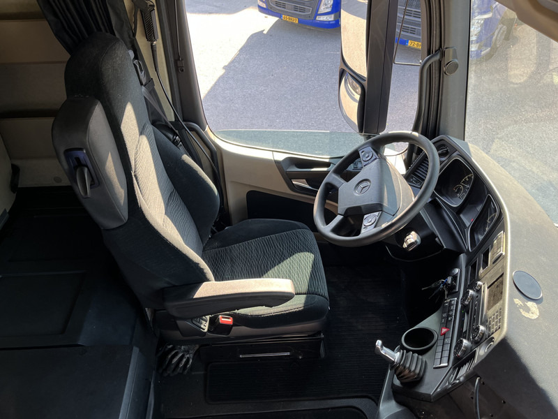 Mercedes-Benz Actros 1842 StreamSpace / 903 dkm / 2 Tanks / NL Truck / 10x in stock - وحدة جر: صورة 3 Mercedes-Benz Actros 1842 StreamSpace / 903 dkm / 2 Tanks / NL Truck / 10x in stock - وحدة جر: صورة 3