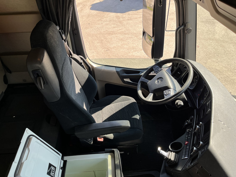 Mercedes-Benz Actros 1842 Streamspace / 873 dkm / 2 Tanks / NL Truck - وحدة جر: صورة 3 Mercedes-Benz Actros 1842 Streamspace / 873 dkm / 2 Tanks / NL Truck - وحدة جر: صورة 3