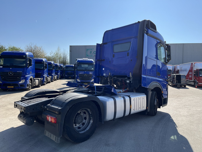 Mercedes-Benz Actros 1842 Streamspace / 890 dkm / 2 Tanks / NL Truck / 10x in stock - وحدة جر: صورة 2 Mercedes-Benz Actros 1842 Streamspace / 890 dkm / 2 Tanks / NL Truck / 10x in stock - وحدة جر: صورة 2