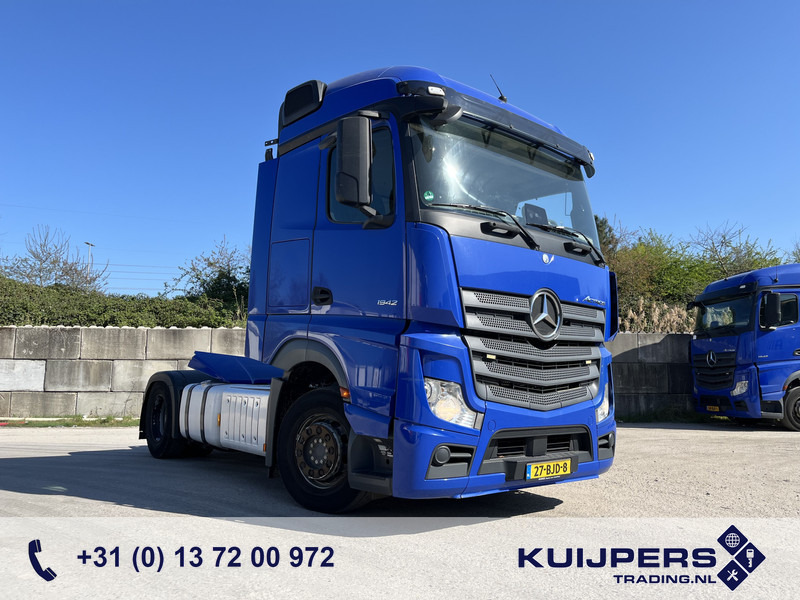 Mercedes-Benz Actros 1842 Streamspace / 890 dkm / 2 Tanks / NL Truck / 10x in stock - وحدة جر: صورة 1 Mercedes-Benz Actros 1842 Streamspace / 890 dkm / 2 Tanks / NL Truck / 10x in stock - وحدة جر: صورة 1