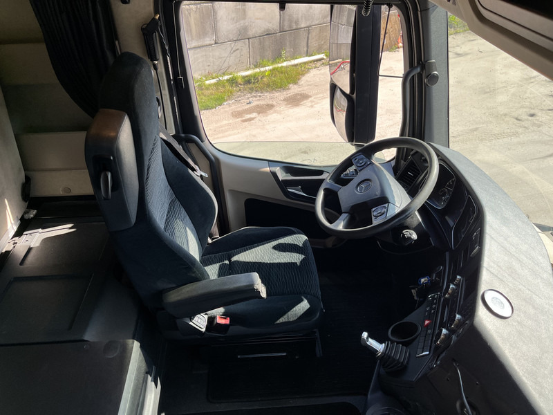 Mercedes-Benz Actros 1842 Streamspace / 933 dkm / 2 Tanks / NL Truck - وحدة جر: صورة 3 Mercedes-Benz Actros 1842 Streamspace / 933 dkm / 2 Tanks / NL Truck - وحدة جر: صورة 3