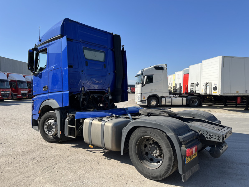 وحدة جر Mercedes-Benz Actros 1842 Streamspace / 937 dkm / 2 Tanks / NL Truck / 6x in stock: صورة 19