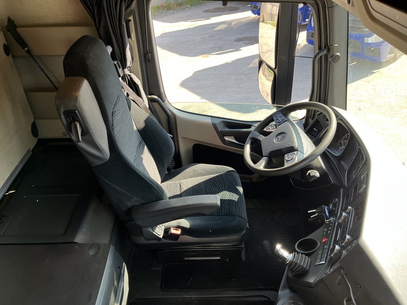 Mercedes-Benz Actros 1842 Streamspace / 945 dkm / 2 Tanks / NL Truck / 15x in stock - وحدة جر: صورة 3 Mercedes-Benz Actros 1842 Streamspace / 945 dkm / 2 Tanks / NL Truck / 15x in stock - وحدة جر: صورة 3