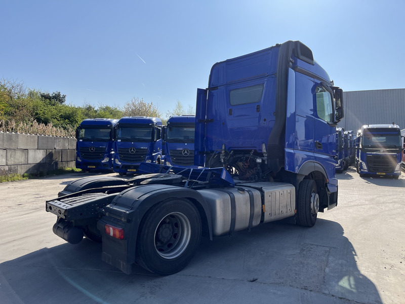 Mercedes-Benz Actros 1842 Streamspace / 945 dkm / 2 Tanks / NL Truck / 15x in stock - وحدة جر: صورة 2 Mercedes-Benz Actros 1842 Streamspace / 945 dkm / 2 Tanks / NL Truck / 15x in stock - وحدة جر: صورة 2
