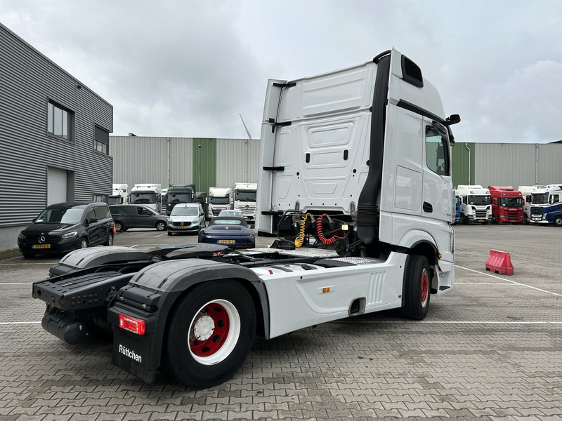 Mercedes-Benz Actros 1845 Gigaspace / 616 dkm / 2 Tanks / Stand Airco / New Tacho V2 - وحدة جر: صورة 2 Mercedes-Benz Actros 1845 Gigaspace / 616 dkm / 2 Tanks / Stand Airco / New Tacho V2 - وحدة جر: صورة 2