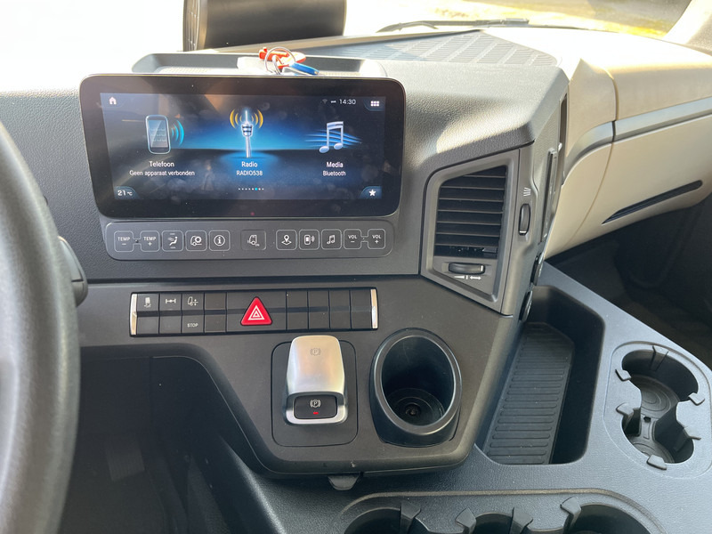 Mercedes-Benz Actros 2124 / 2023 / 18 Ton / Box / Laadklep - شاحنة مقفلة: صورة 5 Mercedes-Benz Actros 2124 / 2023 / 18 Ton / Box / Laadklep - شاحنة مقفلة: صورة 5
