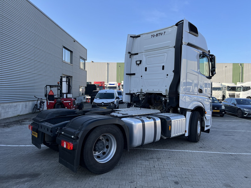 Mercedes-Benz Actros L 1845 Gigaspace / 2 Tanks / Stand Klima / NL Truck - وحدة جر: صورة 2 Mercedes-Benz Actros L 1845 Gigaspace / 2 Tanks / Stand Klima / NL Truck - وحدة جر: صورة 2