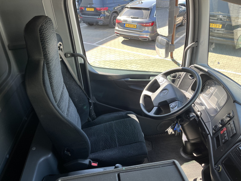 Mercedes-Benz Atego 818 / 8 Ton / 719 dkm / Box / Loadlift / APK TUV 07-25 - شاحنة مقفلة: صورة 3 Mercedes-Benz Atego 818 / 8 Ton / 719 dkm / Box / Loadlift / APK TUV 07-25 - شاحنة مقفلة: صورة 3
