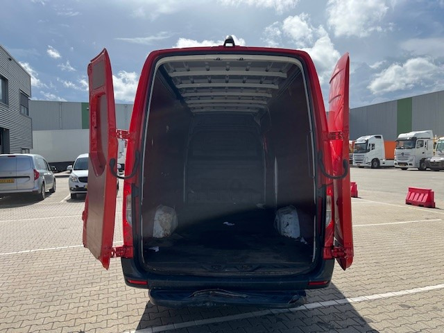 Mercedes-Benz Sprinter 311 / 2.2 CDI / L3 H2 / Automatic / APK-TUV 02-26 - فان المدمجة: صورة 5 Mercedes-Benz Sprinter 311 / 2.2 CDI / L3 H2 / Automatic / APK-TUV 02-26 - فان المدمجة: صورة 5