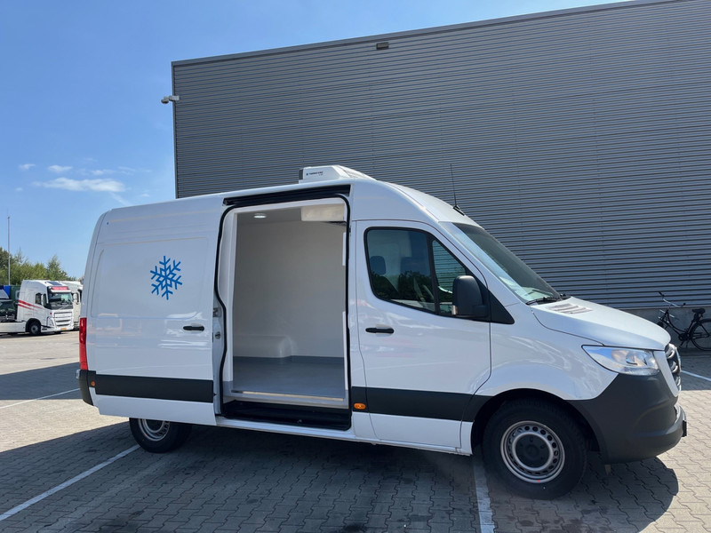 Mercedes-Benz Sprinter 317 1.9 CDI H2 L2 / NIEUW ! / 2024 Kenteken / Thermo King Koeler - شاحنة مُبرّدة للتوصيل: صورة 3 Mercedes-Benz Sprinter 317 1.9 CDI H2 L2 / NIEUW ! / 2024 Kenteken / Thermo King Koeler - شاحنة مُبرّدة للتوصيل: صورة 3