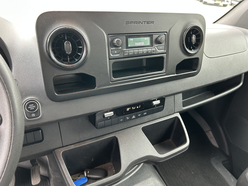 Mercedes-Benz Sprinter 515 1.9 CDI / 126 dkm / Box 4.4 mtr / Laadklep / APK 07-26 - شاحنة مغلقة الصندوق: صورة 5 Mercedes-Benz Sprinter 515 1.9 CDI / 126 dkm / Box 4.4 mtr / Laadklep / APK 07-26 - شاحنة مغلقة الصندوق: صورة 5