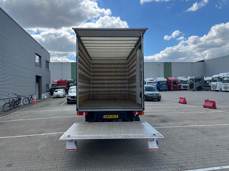 Mercedes-Benz Sprinter 515 1.9 CDI / Box 4.4 mtr / Laadklep / Zijdeur - شاحنة مغلقة الصندوق: صورة 5 Mercedes-Benz Sprinter 515 1.9 CDI / Box 4.4 mtr / Laadklep / Zijdeur - شاحنة مغلقة الصندوق: صورة 5