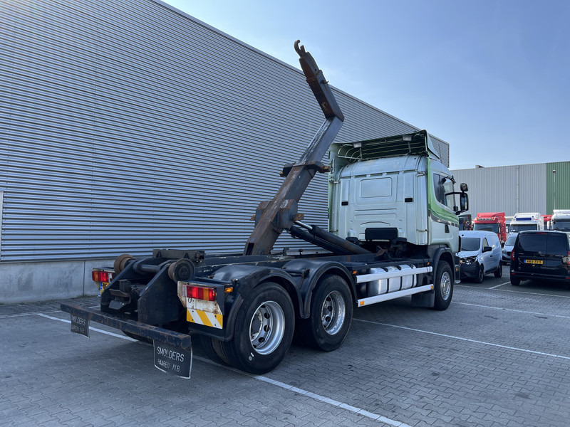 Scania R 144G V8 460 6x2 Boogie / 874 dkm / Blad - Blad / Hook Lift / NL Truck - شاحنة ذات خطاف: صورة 2 Scania R 144G V8 460 6x2 Boogie / 874 dkm / Blad - Blad / Hook Lift / NL Truck - شاحنة ذات خطاف: صورة 2