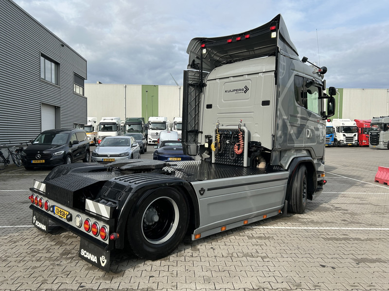 Scania R520 V8 / Showtruck / Buffl Special Interior / Vol Lucht / Retarder - وحدة جر: صورة 2 Scania R520 V8 / Showtruck / Buffl Special Interior / Vol Lucht / Retarder - وحدة جر: صورة 2