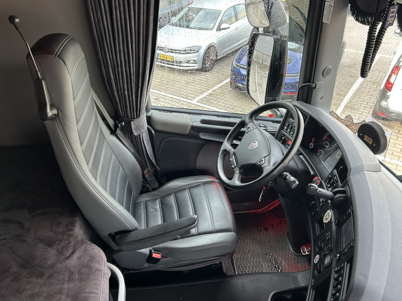 Scania R520 V8 / Showtruck / Buffl Special Interior / Vol Lucht / Retarder - وحدة جر: صورة 3 Scania R520 V8 / Showtruck / Buffl Special Interior / Vol Lucht / Retarder - وحدة جر: صورة 3