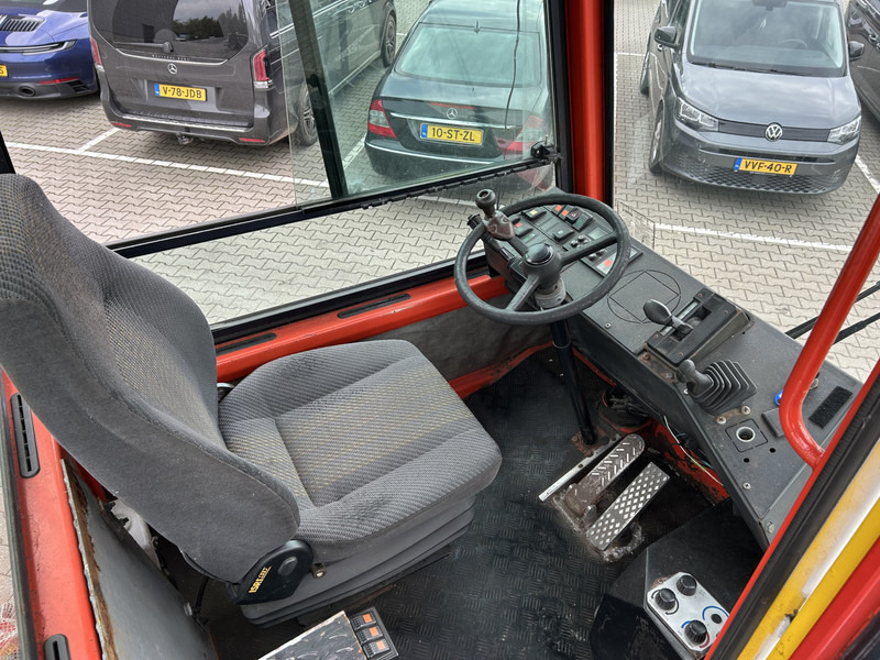 Terberg YT 180 / BDF Umsetzer / Wechselhubwagen / Terminal Truck / Mercedes Motor - شاحنات الحاويات / جسم علوي قابل للتغيير شاحنة: صورة 3 Terberg YT 180 / BDF Umsetzer / Wechselhubwagen / Terminal Truck / Mercedes Motor - شاحنات الحاويات / جسم علوي قابل للتغيير شاحنة: صورة 3