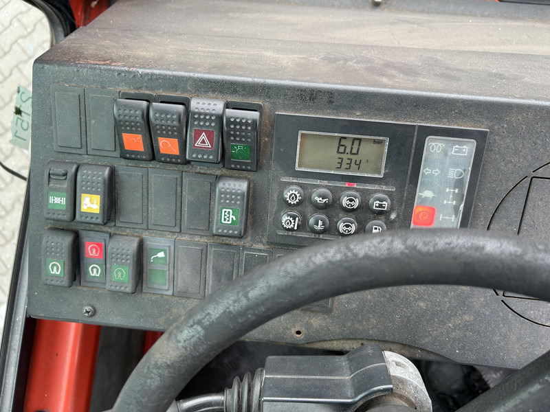 Terberg YT 180 / BDF Umsetzer / Wechselhubwagen / Terminal Truck / Mercedes Motor - شاحنات الحاويات / جسم علوي قابل للتغيير شاحنة: صورة 5 Terberg YT 180 / BDF Umsetzer / Wechselhubwagen / Terminal Truck / Mercedes Motor - شاحنات الحاويات / جسم علوي قابل للتغيير شاحنة: صورة 5