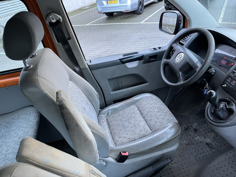 Volkswagen Transporter T5 2.5 TDI / L2 H1 / Double Cabin / Tow Bar - فان المدمجة, الشاحنات الصغيرة كابينة مزدوجة: صورة 3 Volkswagen Transporter T5 2.5 TDI / L2 H1 / Double Cabin / Tow Bar - فان المدمجة, الشاحنات الصغيرة كابينة مزدوجة: صورة 3