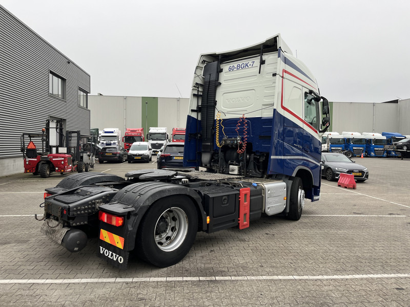 Volvo FH 420 Globetrotter / Dynamic Steering / New Tacho V2 / VEB+ / APK TUV 10-25 - وحدة جر: صورة 2 Volvo FH 420 Globetrotter / Dynamic Steering / New Tacho V2 / VEB+ / APK TUV 10-25 - وحدة جر: صورة 2