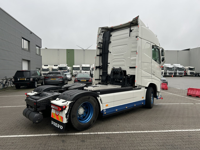 Volvo FH 500 Globetrotter / 597 dkm / Euro 6D / VEB+ / 2 Tanks - وحدة جر: صورة 2 Volvo FH 500 Globetrotter / 597 dkm / Euro 6D / VEB+ / 2 Tanks - وحدة جر: صورة 2