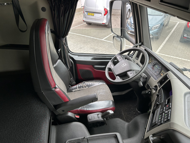 Volvo FM 370 Globetrotter / 770 dkm / 2 Tanks / APK TUV 07-25 - وحدة جر: صورة 3 Volvo FM 370 Globetrotter / 770 dkm / 2 Tanks / APK TUV 07-25 - وحدة جر: صورة 3