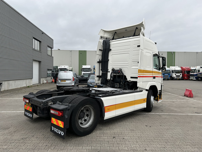 Volvo FM 370 Globetrotter / 770 dkm / 2 Tanks / APK TUV 07-25 - وحدة جر: صورة 2 Volvo FM 370 Globetrotter / 770 dkm / 2 Tanks / APK TUV 07-25 - وحدة جر: صورة 2