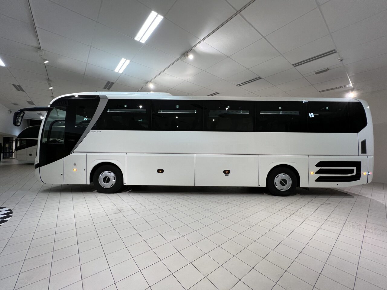 MAN Lions Coach R07 Euro 6E - مركبة كوتش: صورة 3 MAN Lions Coach R07 Euro 6E - مركبة كوتش: صورة 3