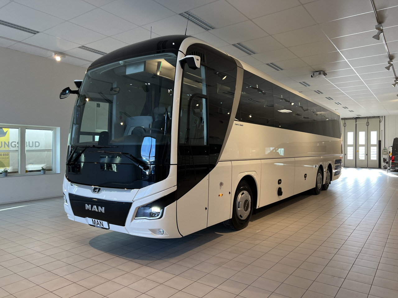 MAN Lions Coach R09 Euro 6E (Dark Edition) - مركبة كوتش: صورة 3 MAN Lions Coach R09 Euro 6E (Dark Edition) - مركبة كوتش: صورة 3