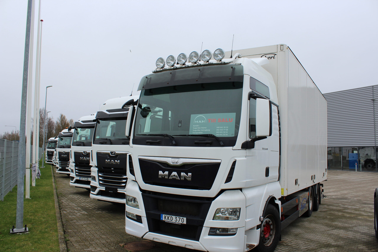 MAN TGX 26.480 6×2-4 Skåp/Fjärr - شاحنة مقفلة: صورة 1 MAN TGX 26.480 6×2-4 Skåp/Fjärr - شاحنة مقفلة: صورة 1