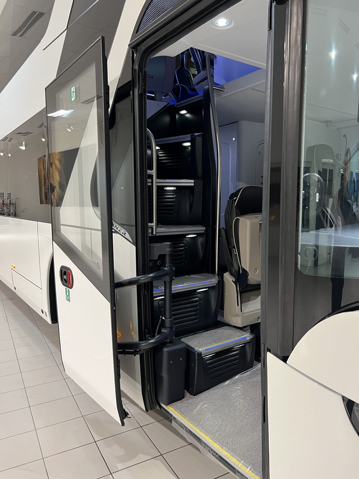 مركبة كوتش NEOPLAN SKYLINER P06 Euro 6E V.I.P / Exclusive Class (Dark Edition): صورة 43