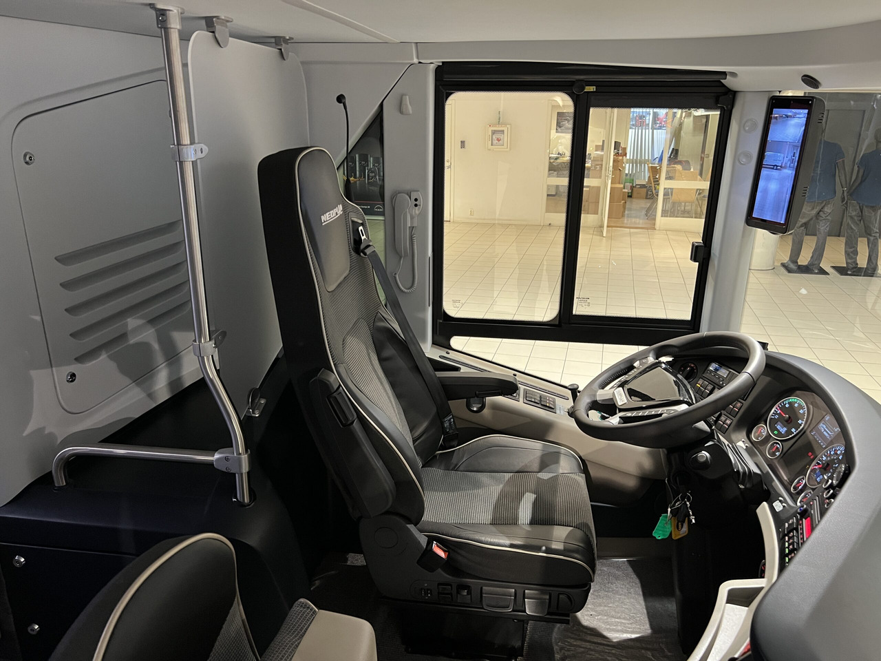 مركبة كوتش NEOPLAN SKYLINER P06 Euro 6E V.I.P / Exclusive Class (Dark Edition): صورة 45