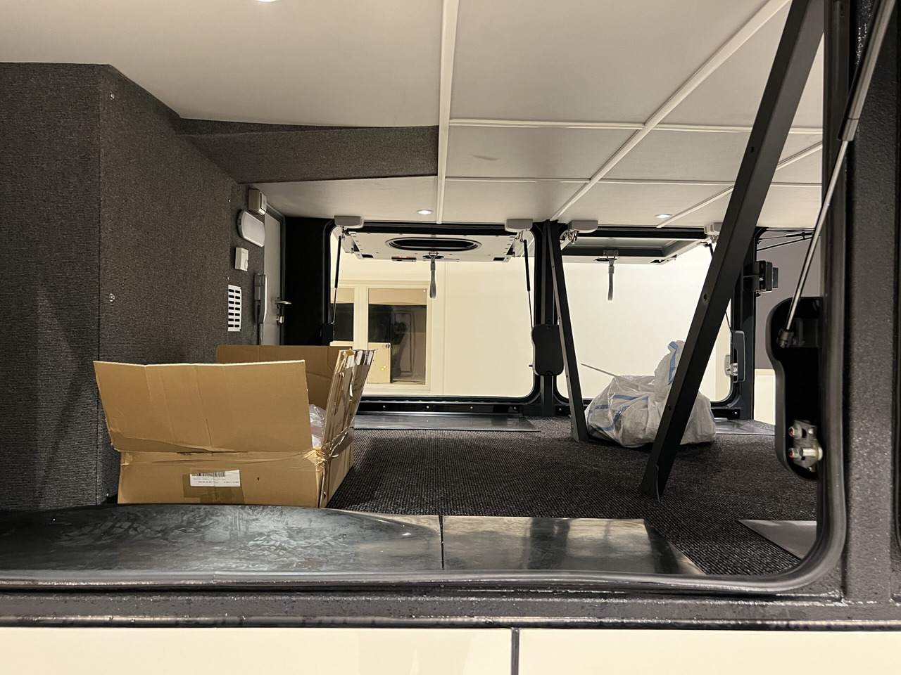 مركبة كوتش NEOPLAN SKYLINER P06 Euro 6E V.I.P / Exclusive Class (Dark Edition): صورة 26