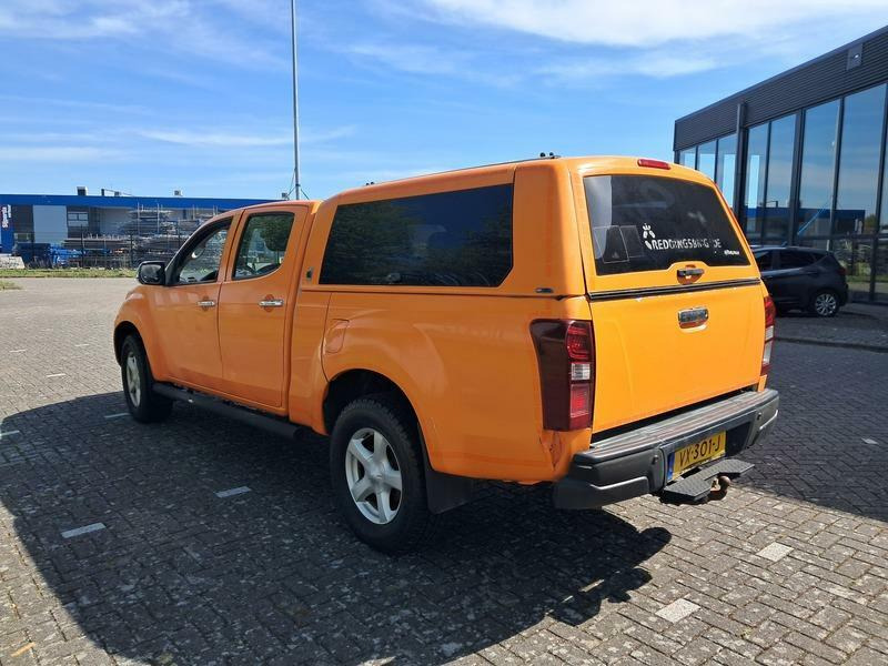 Isuzu - سيارة: صورة 3 Isuzu - سيارة: صورة 3
