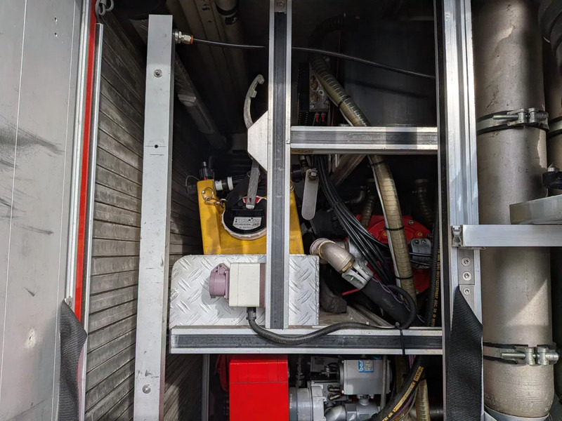 Mercedes-Benz NG 1626 V8 - سيارة إطفاء: صورة 3 Mercedes-Benz NG 1626 V8 - سيارة إطفاء: صورة 3