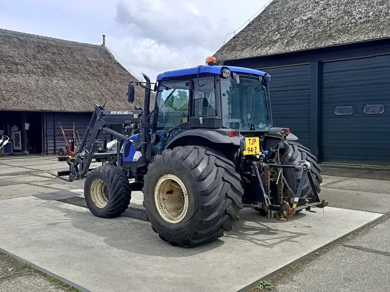 New Holland TN60DA TN60D met voorlader 520TL en vork - جرار: صورة 4 New Holland TN60DA TN60D met voorlader 520TL en vork - جرار: صورة 4