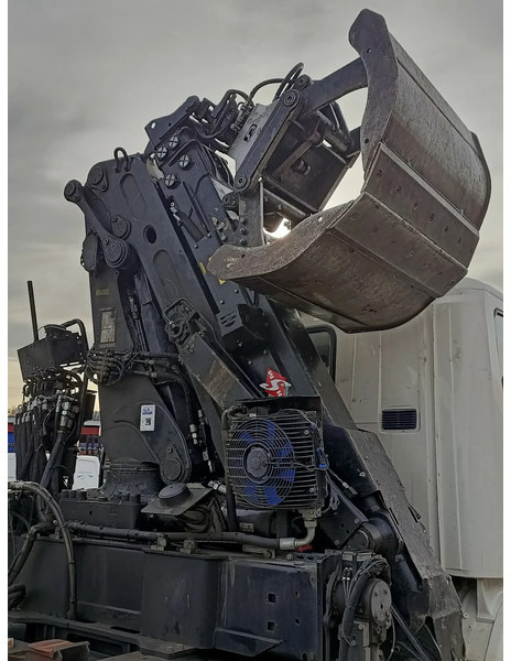 شاحنة Scania P320: صورة 7