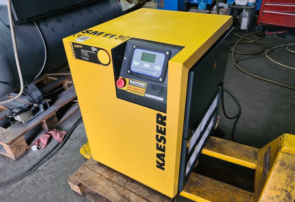 Kompresor śrubowy KAESER SM 11 7,5 kw - الضاغط: صورة 1 Kompresor śrubowy KAESER SM 11 7,5 kw - الضاغط: صورة 1