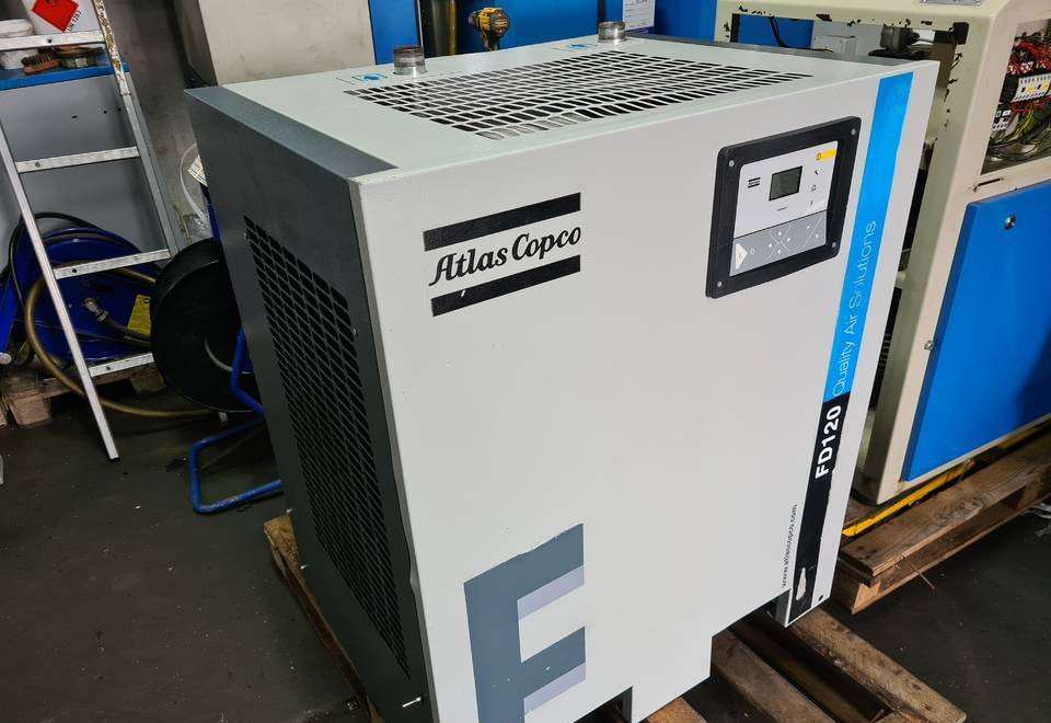 OSUSZACZ ZIĘBNICZY ATLAS COPCO FD 120 7,2m3 - الضاغط: صورة 1 OSUSZACZ ZIĘBNICZY ATLAS COPCO FD 120 7,2m3 - الضاغط: صورة 1