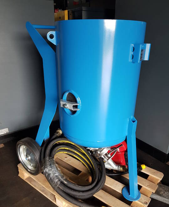 PIASKARKA OCZYSZCZARKA CLEMCO 200L KOMPLET - معدات البناء: صورة 4 PIASKARKA OCZYSZCZARKA CLEMCO 200L KOMPLET - معدات البناء: صورة 4