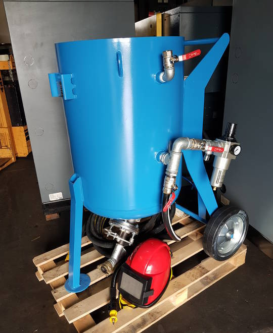 PIASKARKA OCZYSZCZARKA CLEMCO 200L KOMPLET - معدات البناء: صورة 1 PIASKARKA OCZYSZCZARKA CLEMCO 200L KOMPLET - معدات البناء: صورة 1