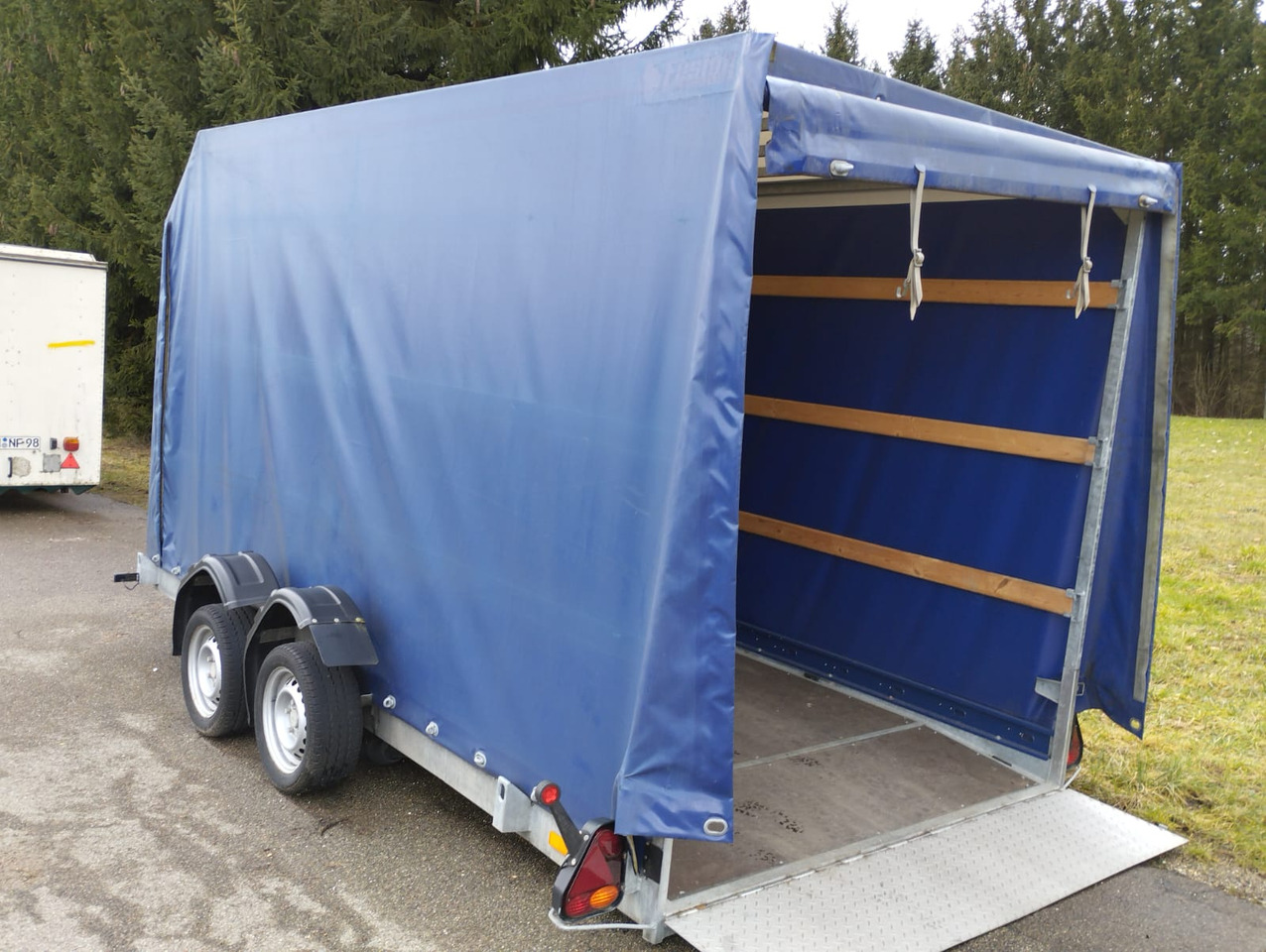 VEZEKO 400 x 187 3,5 t Absenkanhänger Huski 40.35 - مقطورة ستارة جانبية: صورة 4 VEZEKO 400 x 187 3,5 t Absenkanhänger Huski 40.35 - مقطورة ستارة جانبية: صورة 4