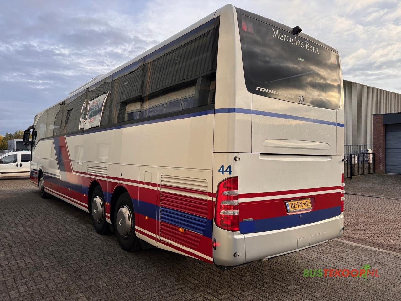 Mercedes Tourismo 16 RHD-M 57 Pl. - مركبة كوتش: صورة 4 Mercedes Tourismo 16 RHD-M 57 Pl. - مركبة كوتش: صورة 4