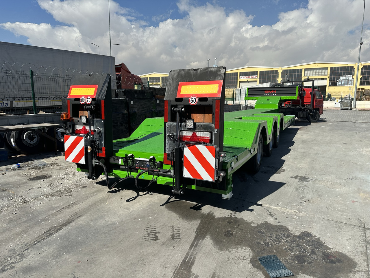 GVN Trailer 3 AXLE LOWBED WITH WHEEL RECESSES - عربة منخفضة مسطحة نصف مقطورة: صورة 5 GVN Trailer 3 AXLE LOWBED WITH WHEEL RECESSES - عربة منخفضة مسطحة نصف مقطورة: صورة 5