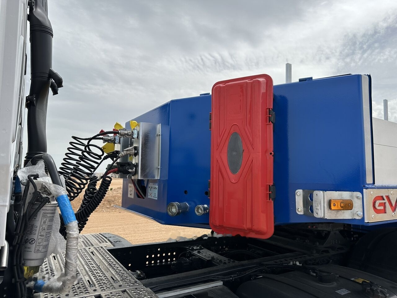 GVN Trailer 3 AXLE LOWBED - عربة منخفضة مسطحة نصف مقطورة: صورة 4 GVN Trailer 3 AXLE LOWBED - عربة منخفضة مسطحة نصف مقطورة: صورة 4