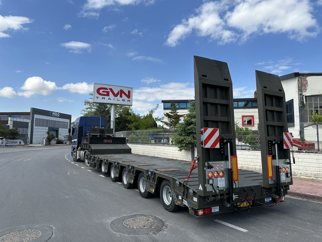 GVN Trailer 5 AXLE LOWBED - عربة منخفضة مسطحة نصف مقطورة: صورة 3 GVN Trailer 5 AXLE LOWBED - عربة منخفضة مسطحة نصف مقطورة: صورة 3