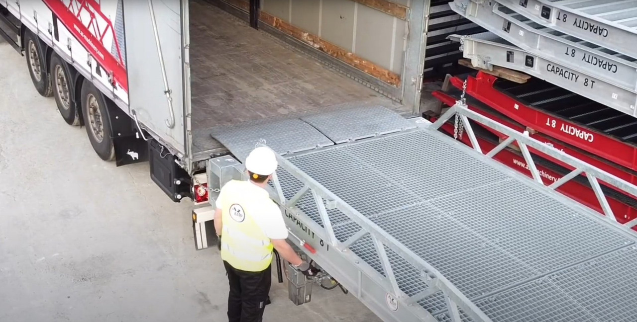 Loading Ramp with with hydraulic tilting bridge - AZ RAMP - STAR- 12T FULL GALVA - منحدر تحميل: صورة 4 Loading Ramp with with hydraulic tilting bridge - AZ RAMP - STAR- 12T FULL GALVA - منحدر تحميل: صورة 4