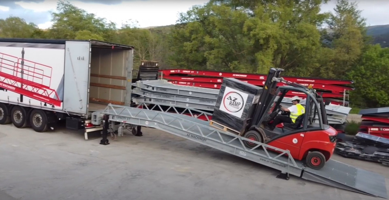 Loading Ramp with with hydraulic tilting bridge - AZ RAMP - STAR- 8T FULL GALVA - منحدر تحميل: صورة 5 Loading Ramp with with hydraulic tilting bridge - AZ RAMP - STAR- 8T FULL GALVA - منحدر تحميل: صورة 5